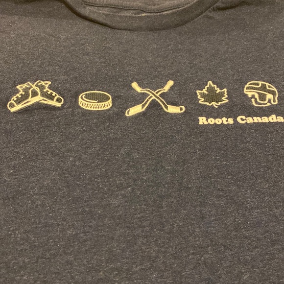 Men’s Roots Hockey Tshirt Size Medium - Picture 2 of 4